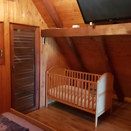 Charlies Place Dağ evi Radovljica